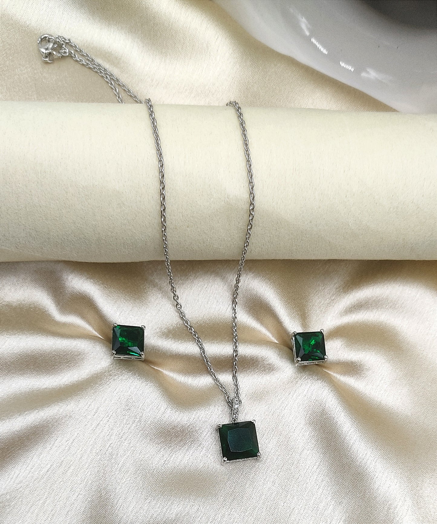 AD Stone Square Necklace