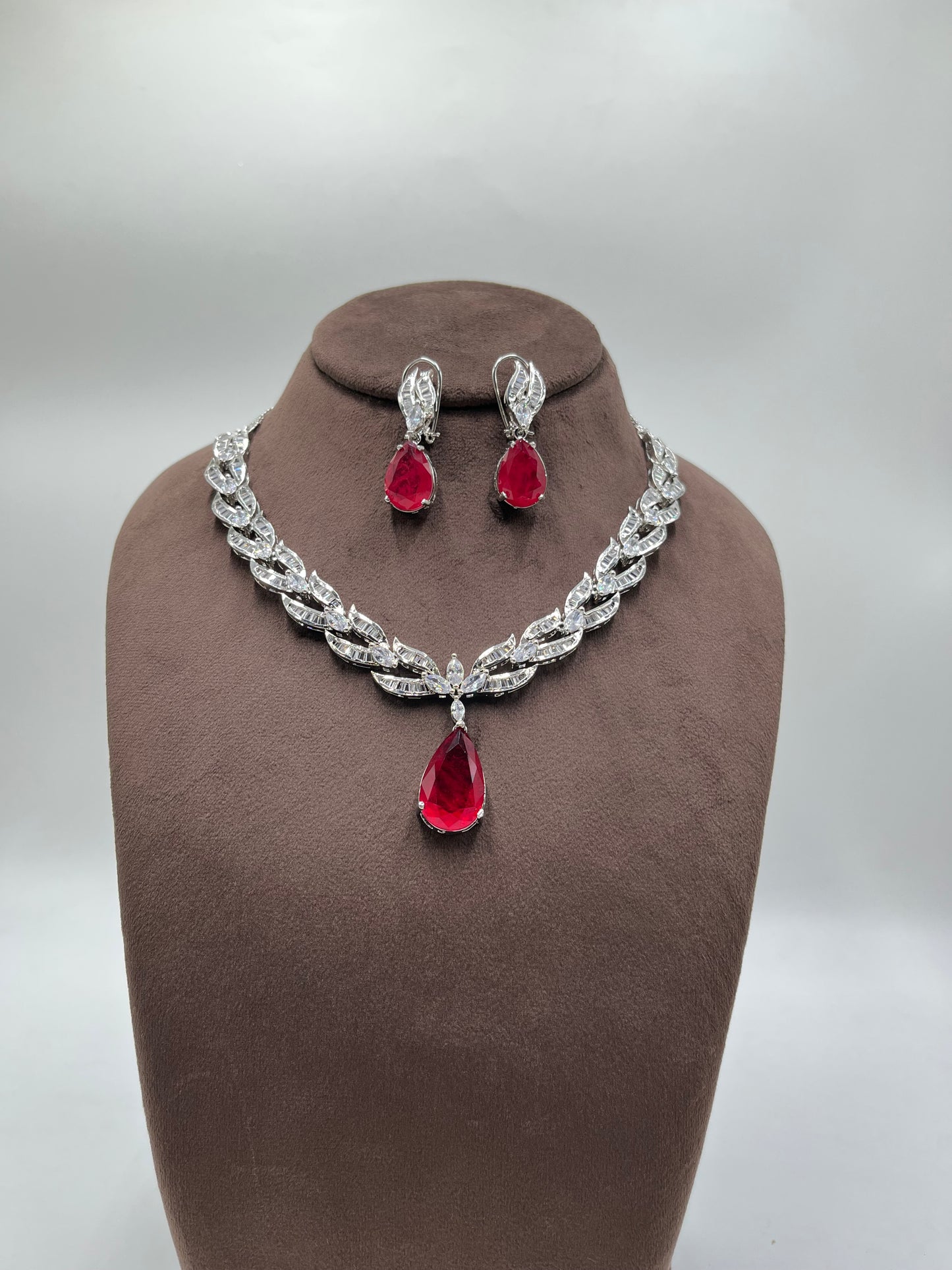 Imperial Shine Necklace