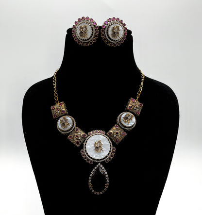 Royal Antique Necklace