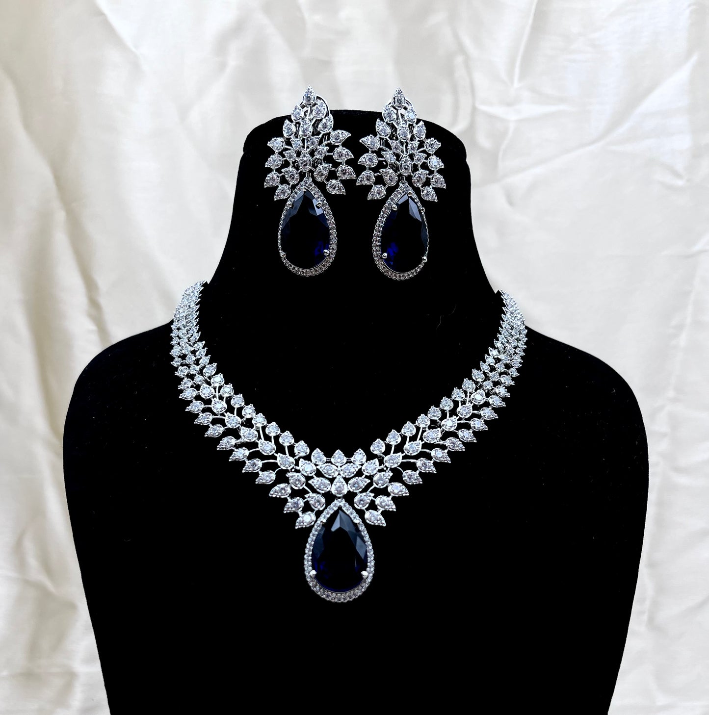 Luna Leaf Necklace